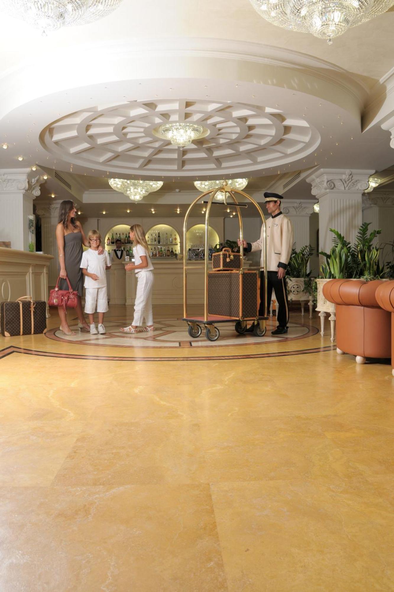 Hotel Conchiglia Червия Екстериор снимка