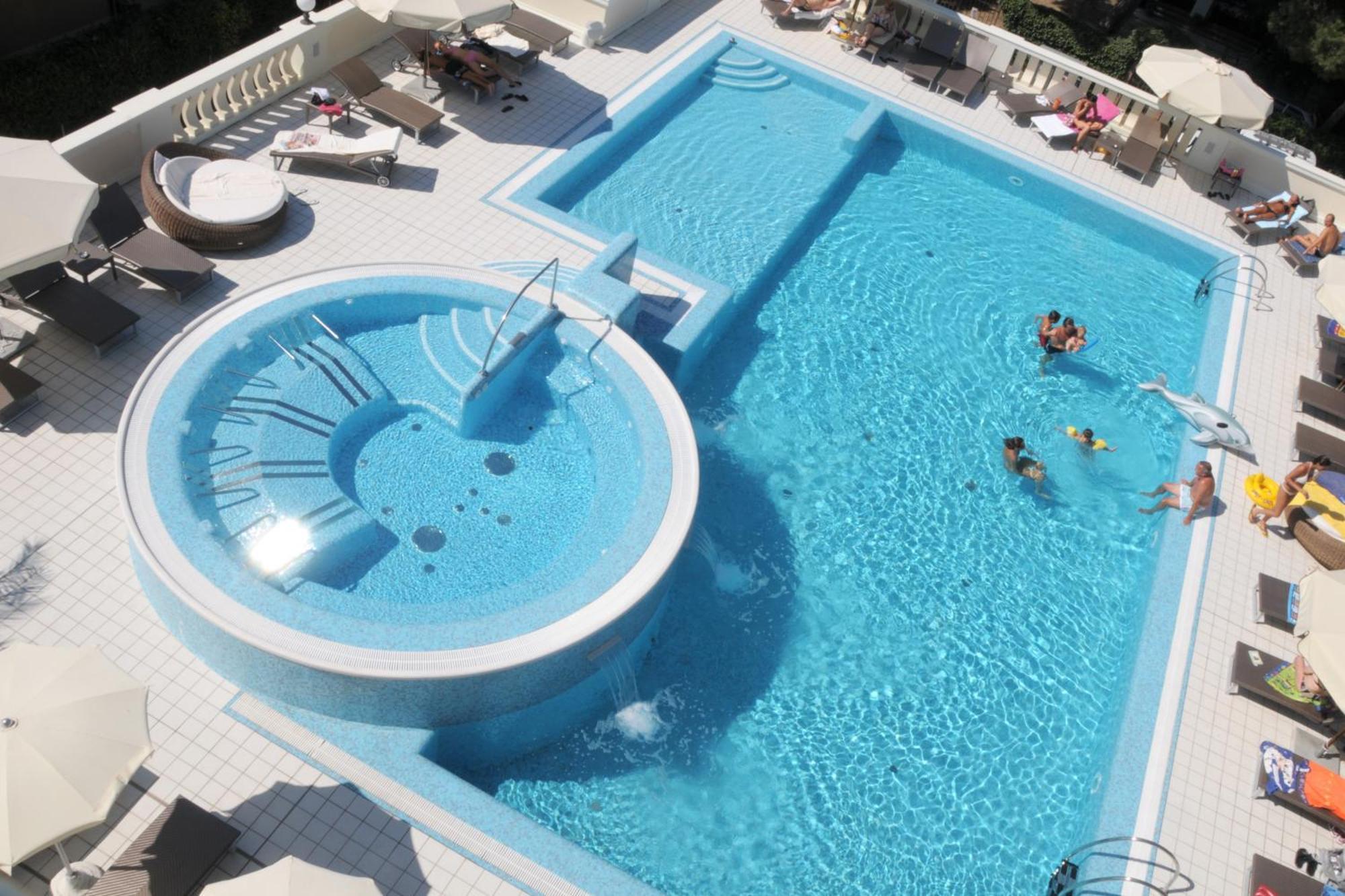 Hotel Conchiglia Червия Екстериор снимка