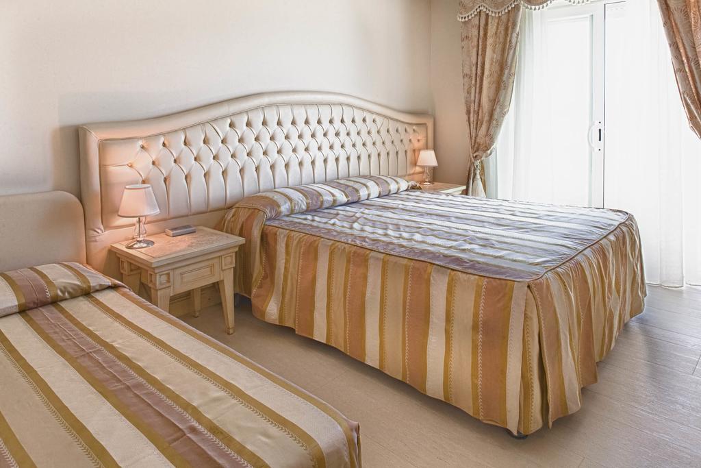 Hotel Conchiglia Червия Екстериор снимка