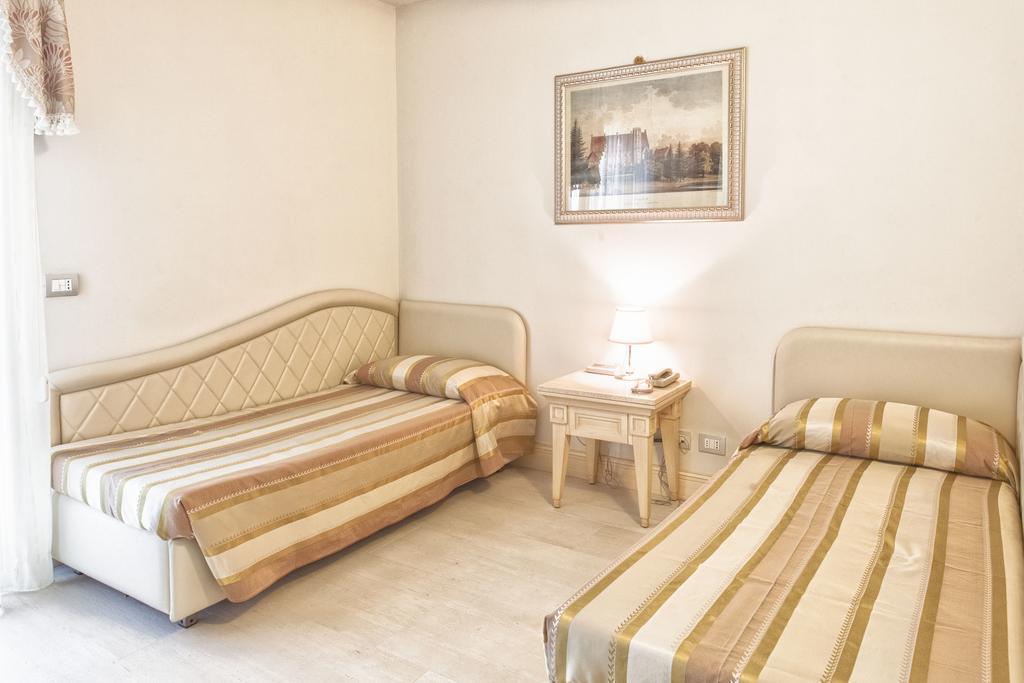 Hotel Conchiglia Червия Екстериор снимка